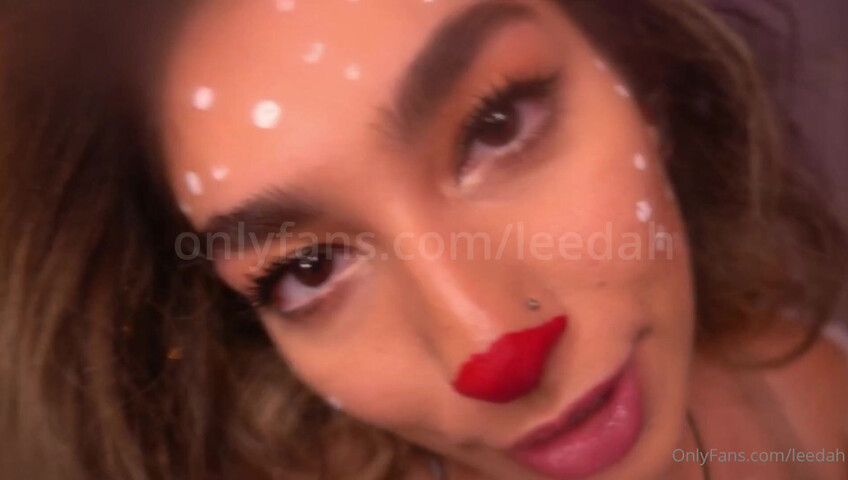 Leedah ASMR - Red-nosed kisses