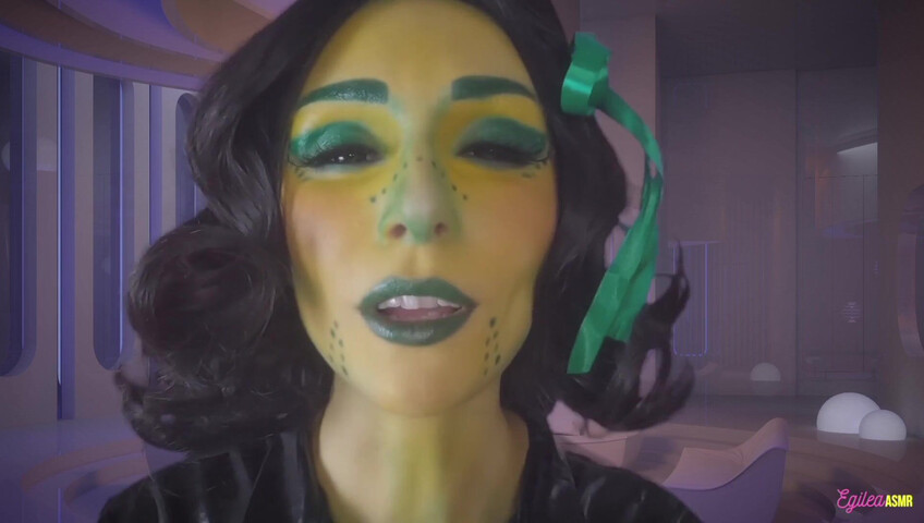 Egilea ASMR - Alien wife kisses you
