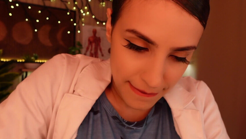 Irma la dolce ASMR - 15 agosto 2025 - Spm Clinic: seduta chiropratica con estrazione intensa
