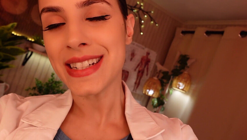 Irma la dolce ASMR - 15 agosto 2025 - Spm Clinic: seduta chiropratica con estrazione intensa