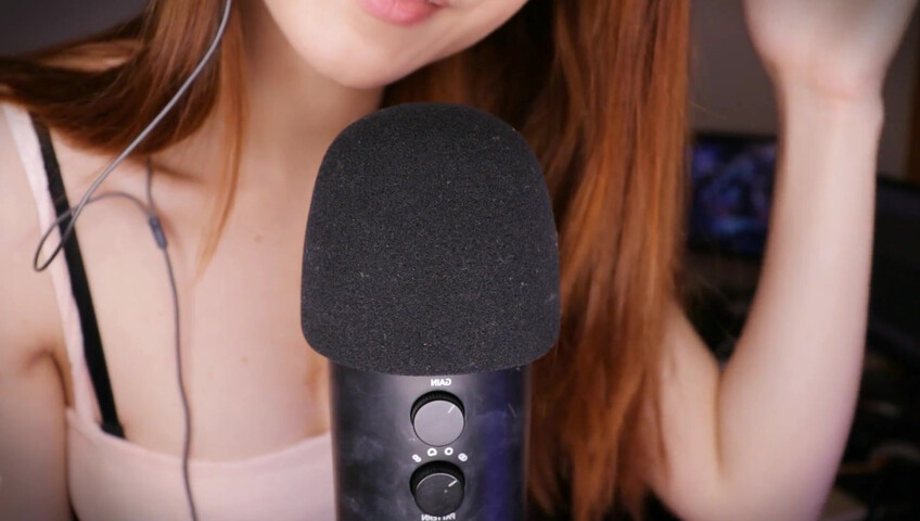 Maimy ASMR - Boobie Scratch