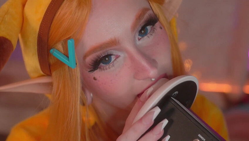 Mewlies ASMR - Sensual Ear Eating