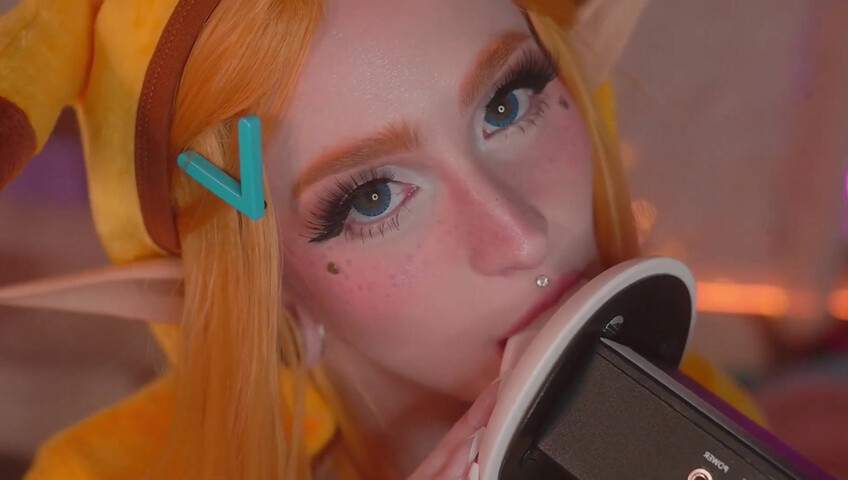 Mewlies ASMR - Sensual Ear Eating