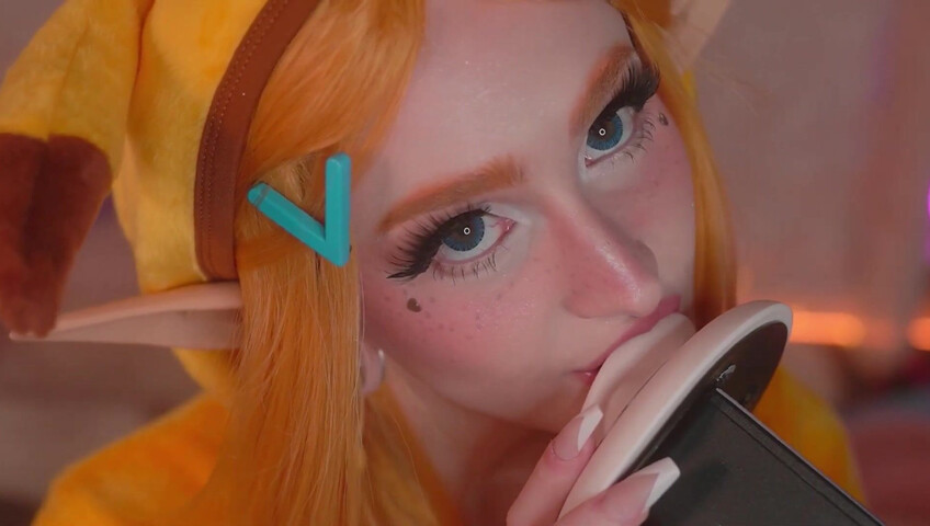 Mewlies ASMR - Sensual Ear Eating
