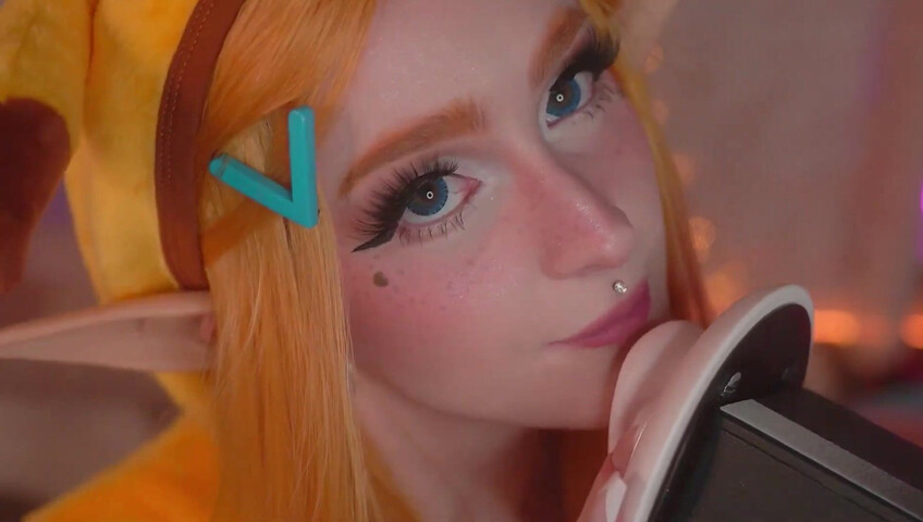 Mewlies ASMR - Sensual Ear Eating