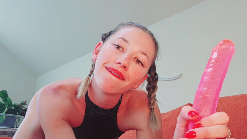 Miss Alice Masturbating