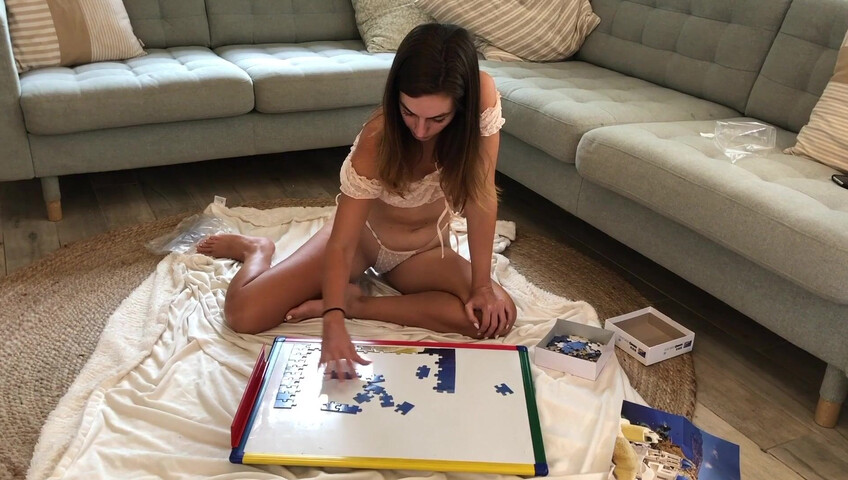 Miss Bell ASMR - 13 September 2021 - Make a Puzzle With Me