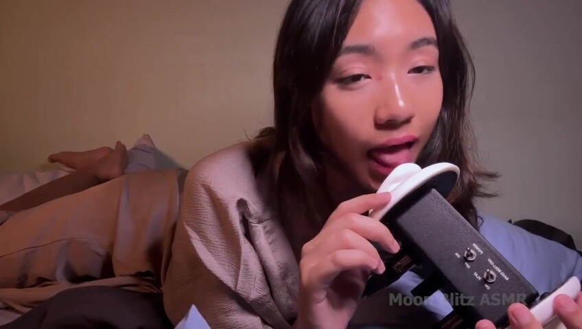 MoonBlitz ASMR - Ear eating, mouth sounds