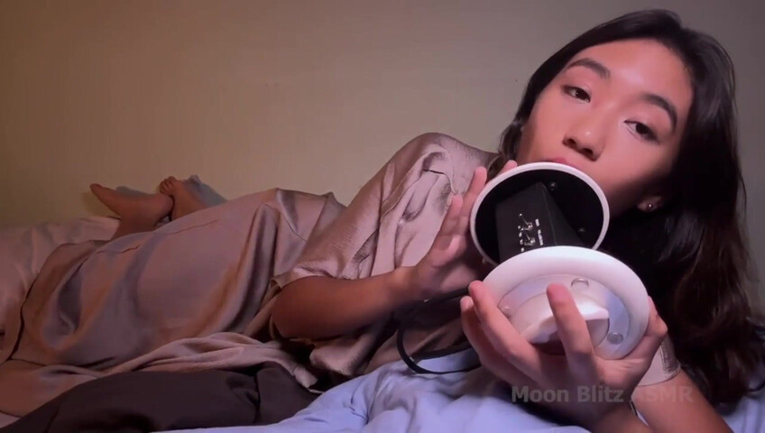 MoonBlitz ASMR - Ear eating, mouth sounds