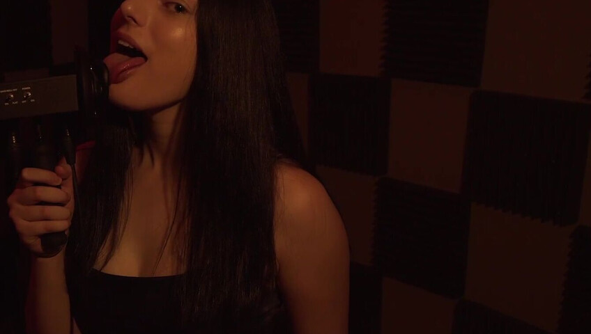 Ekko ASMR - 30 May 2021 - Bare Tits Ear Licking