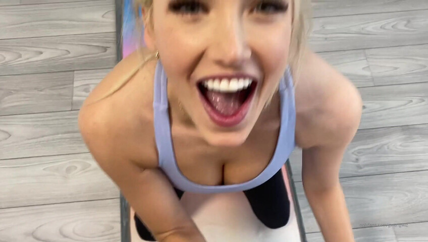 GwenGwiz - Yoga Sex