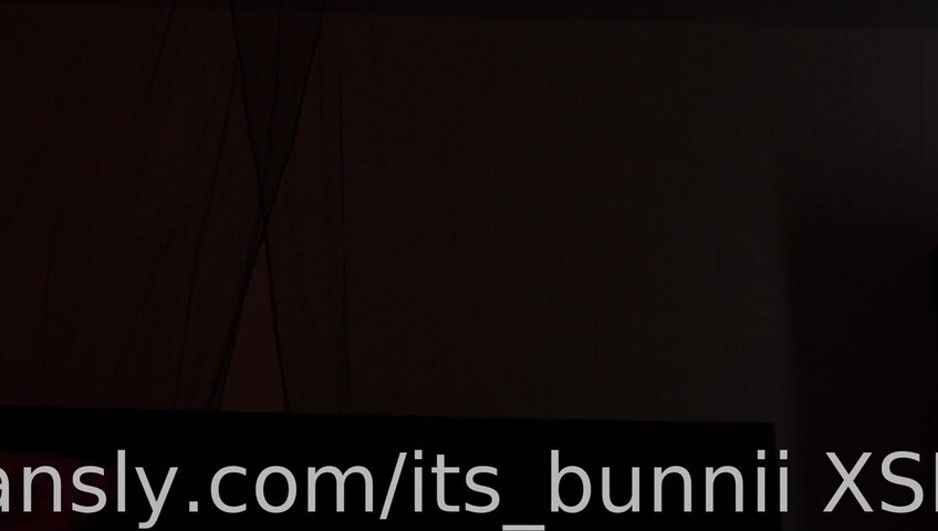 Its_Bunnii - Prop ASMR in a Towel
