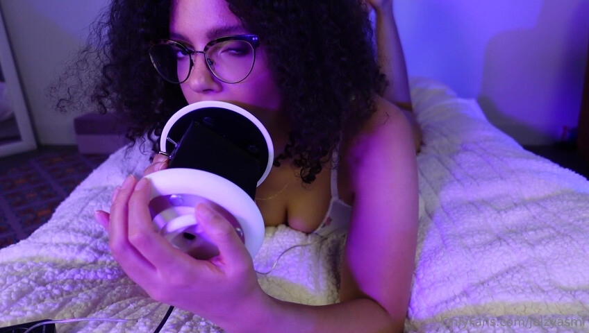 Jelzy ASMR - 31 March 2023 - Ass Closeup - Ear Eating