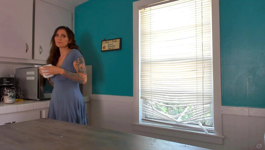 Kelly Payne - Watching Mom's Porn