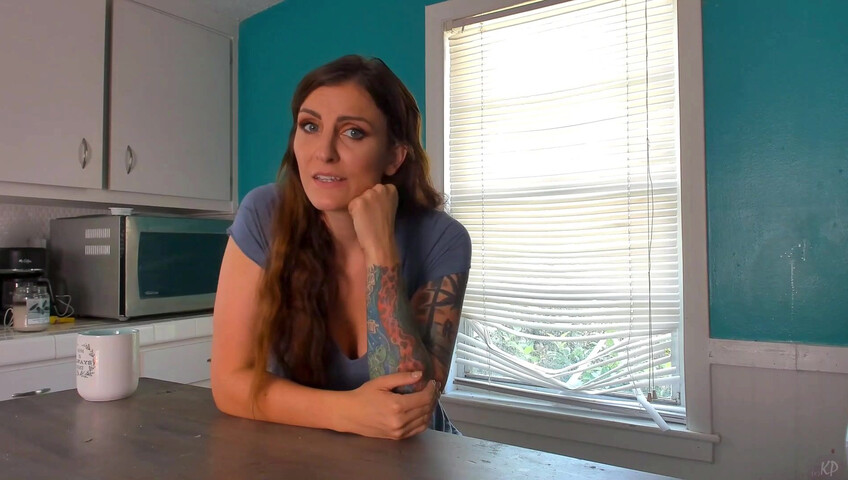 Kelly Payne - Watching Mom's Porn