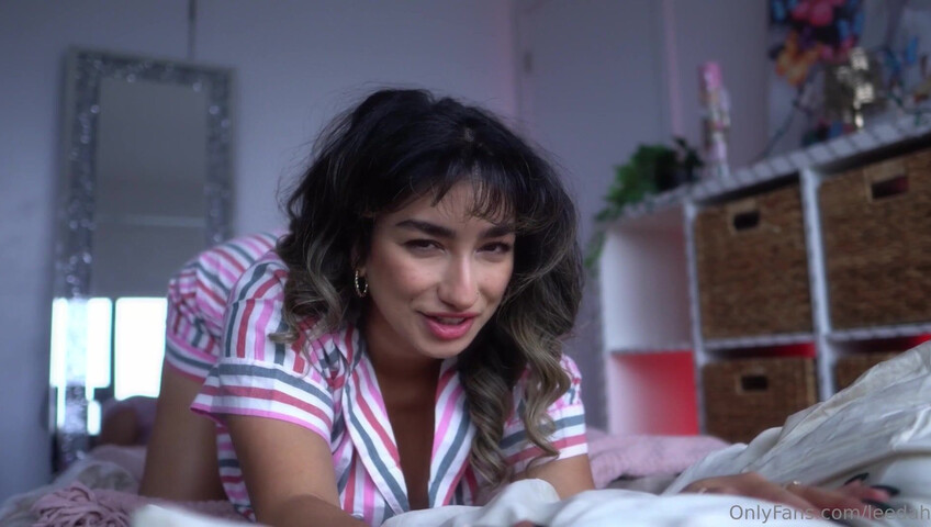 Leedah ASMR - Girlfriend Sucks You Off