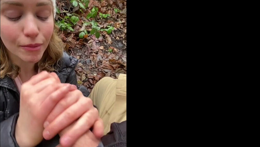 Mia Malkova Outdoor Blowjob