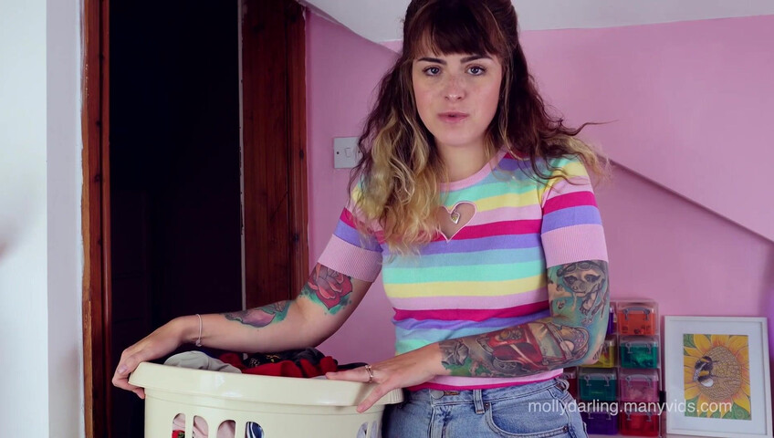 Molly Darling - Mommy Finds Your Porn