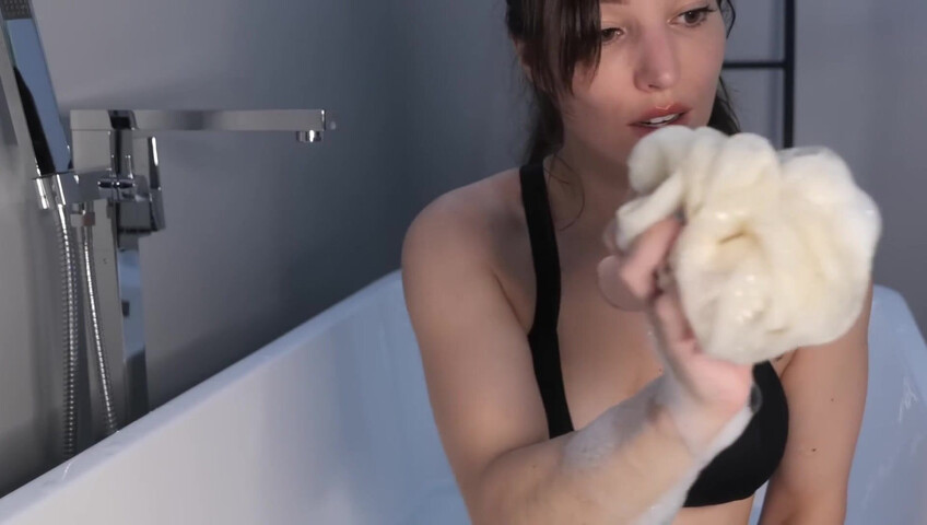Orenda ASMR – Mach dich mit deiner Freundin nass