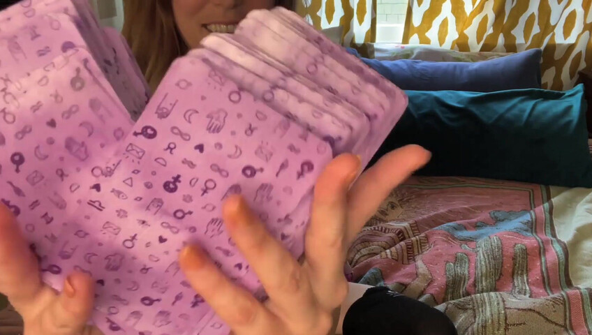Rhonda ASMR - Lettura dei tarocchi
