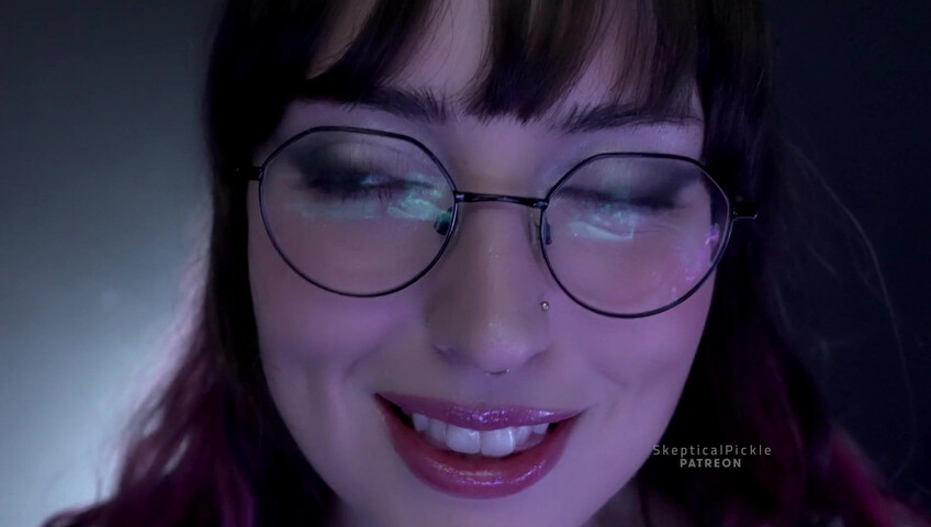 Skepticalpickle - Une copine timide et maladroite s'essaie au massage ASMR pour toi (niveau Platine)