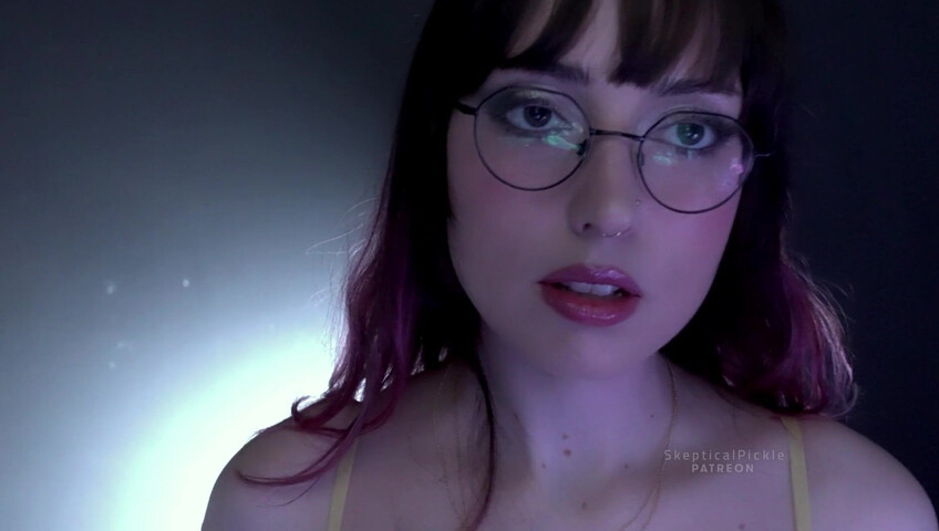 Skepticalpickle - Une copine timide et maladroite s'essaie au massage ASMR pour toi (niveau Platine)