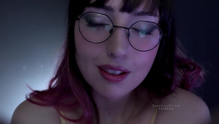 Skepticalpickle - Une copine timide et maladroite s'essaie au massage ASMR pour toi (niveau Platine)