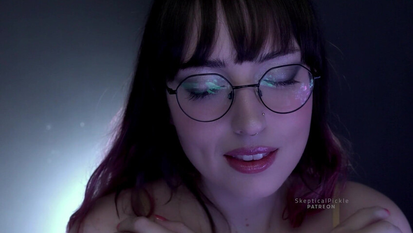 Skepticalpickle - Une copine timide et maladroite s'essaie au massage ASMR pour toi (niveau Platine)