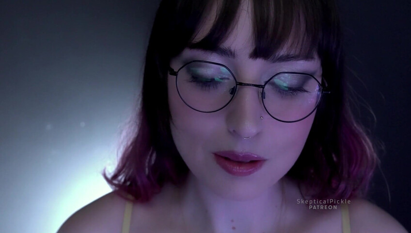Skepticalpickle - Une copine timide et maladroite s'essaie au massage ASMR pour toi (niveau Platine)