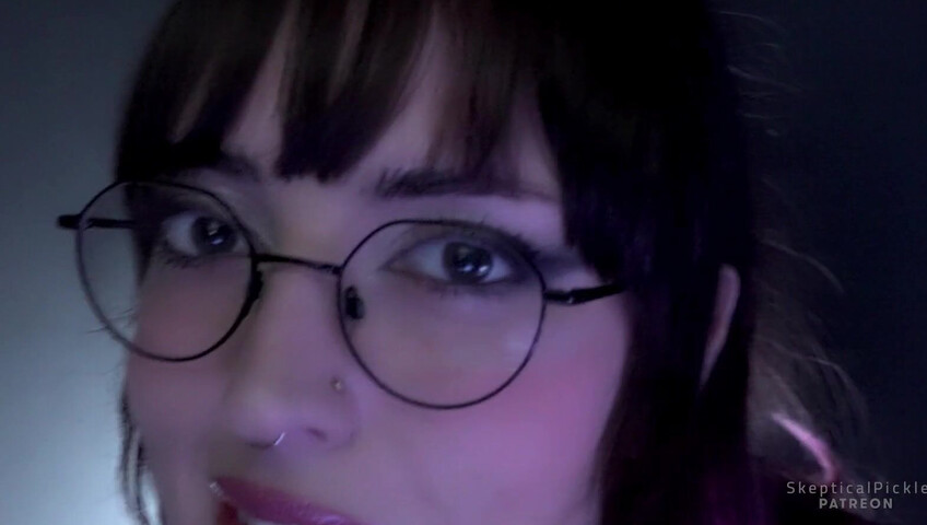 Skepticalpickle - Une copine timide et maladroite s'essaie au massage ASMR pour toi (niveau Platine)