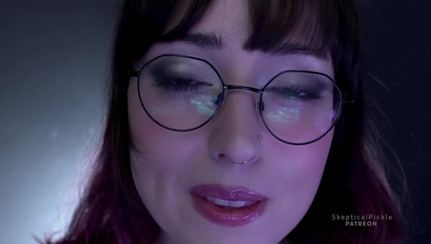 Skepticalpickle - Une copine timide et maladroite s'essaie au massage ASMR pour toi (niveau Platine)