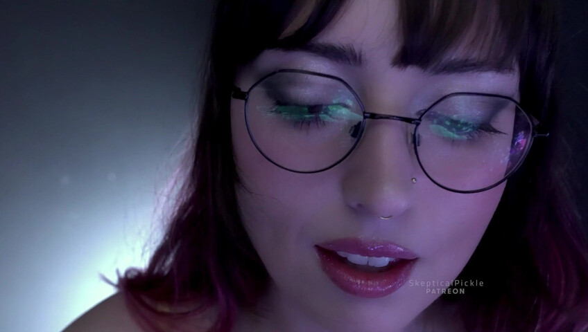 Skepticalpickle - Une copine timide et maladroite s'essaie au massage ASMR pour toi (niveau Platine)