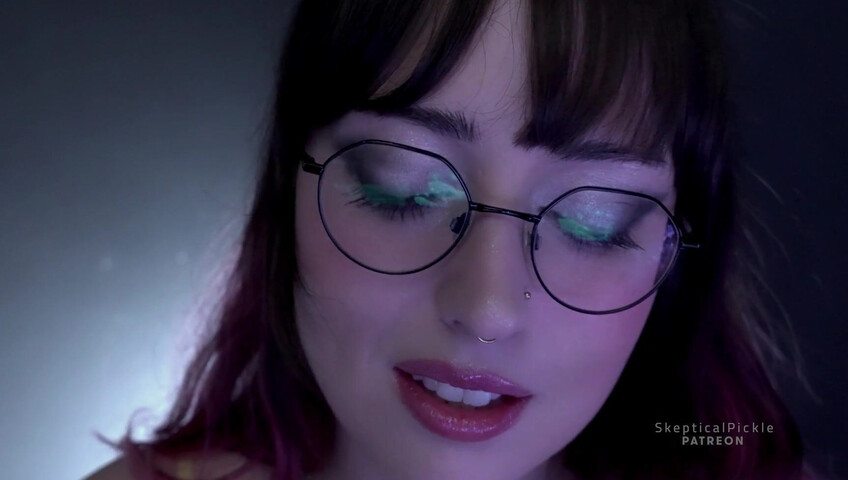 Skepticalpickle - Une copine timide et maladroite s'essaie au massage ASMR pour toi (niveau Platine)