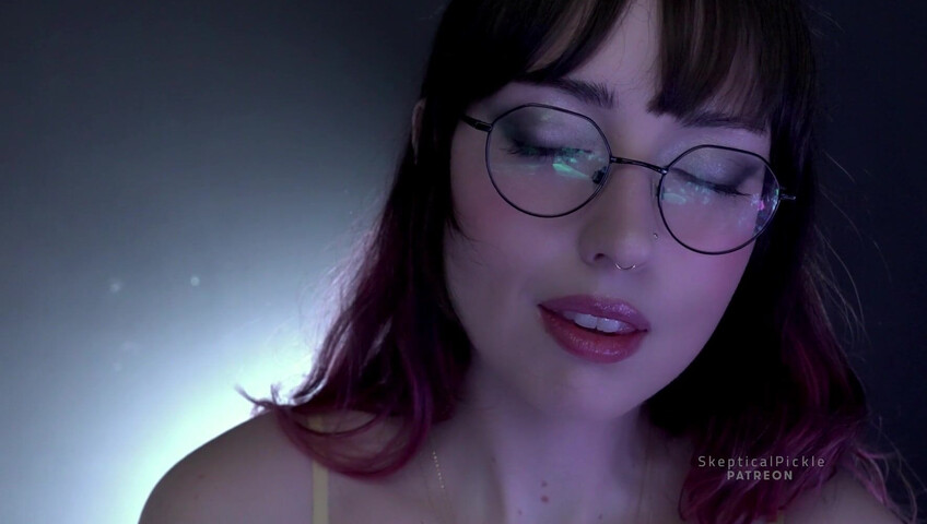 Skepticalpickle - Une copine timide et maladroite s'essaie au massage ASMR pour toi (niveau Platine)