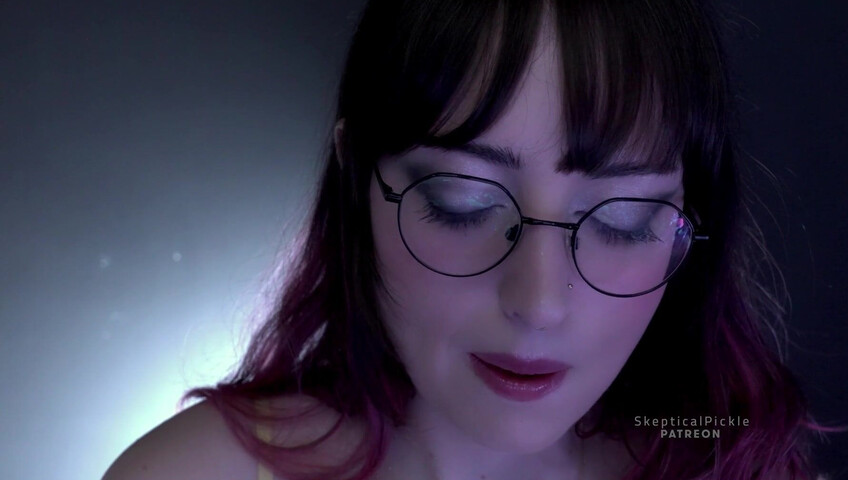 Skepticalpickle - Une copine timide et maladroite s'essaie au massage ASMR pour toi (niveau Platine)