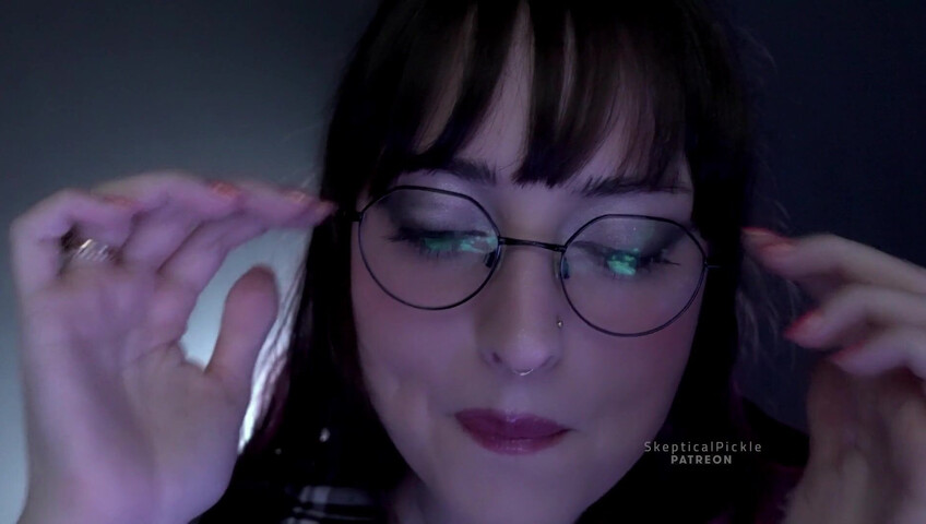 Skepticalpickle - Une copine timide et maladroite s'essaie au massage ASMR pour toi (niveau Platine)