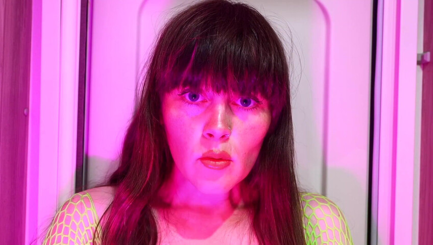 Sydney Harwin – THE ARRIVAL- Victoria Vore crash lands on earth!